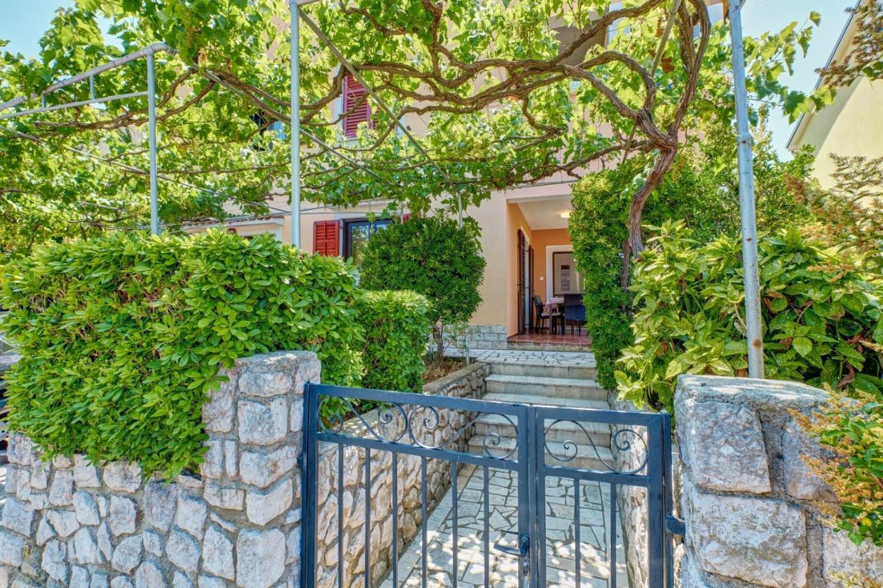 Ady Guest house